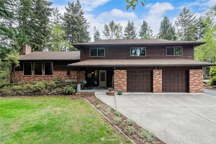 4814 Ridgewest Dr E Lake Tapps, WA 98391