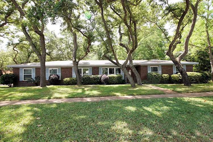 706 Dubois Drive Fort Walton Beach, FL 32547 | MLS 897576 Photo 1