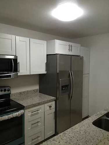 10393 N Kendall Dr #U6 Miami, FL 33176