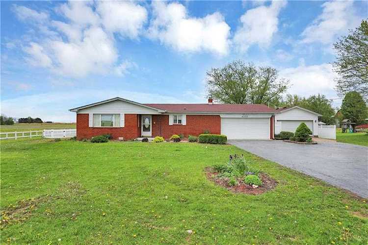 4239 N Graham Rd Whiteland, IN 46184 | MLS 21844068 Photo 1