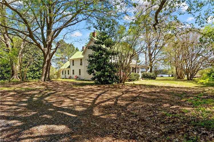 673 Hicks Wharf Rd Cardinal, VA 23025