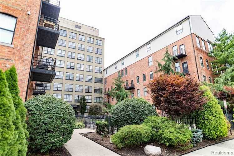 6533 E Jefferson Ave #123 Detroit, MI 48207 | MLS 2220033117 Photo 1