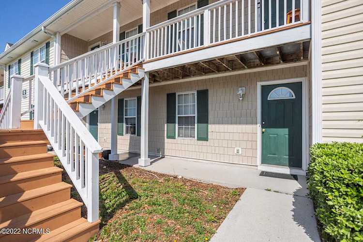 Real Estate & property in Wilmington NC at 4609 Mcclelland Drive in the Holton Place Condominiums community Photo 1