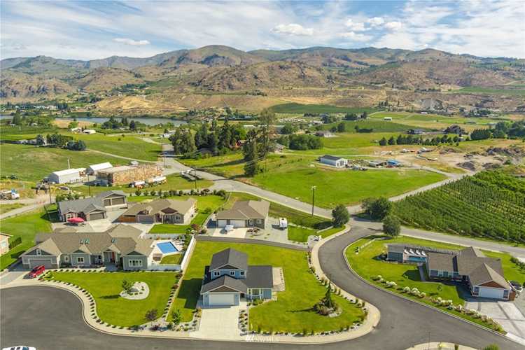 116 Bright Ct Manson, WA 98831