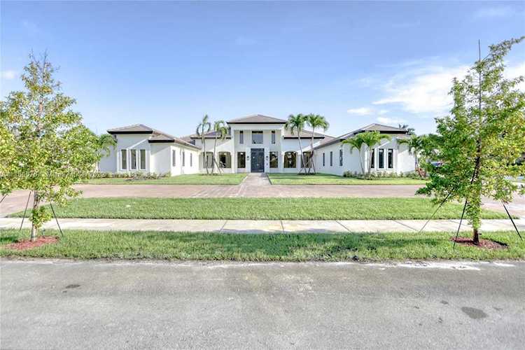 6087 Wildcat Run West Palm Beach, FL 33412
