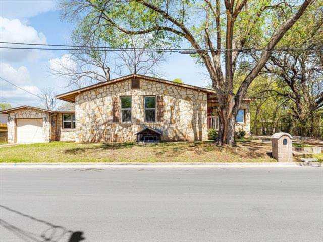 410 W Rucker Street Granbury, TX 76048