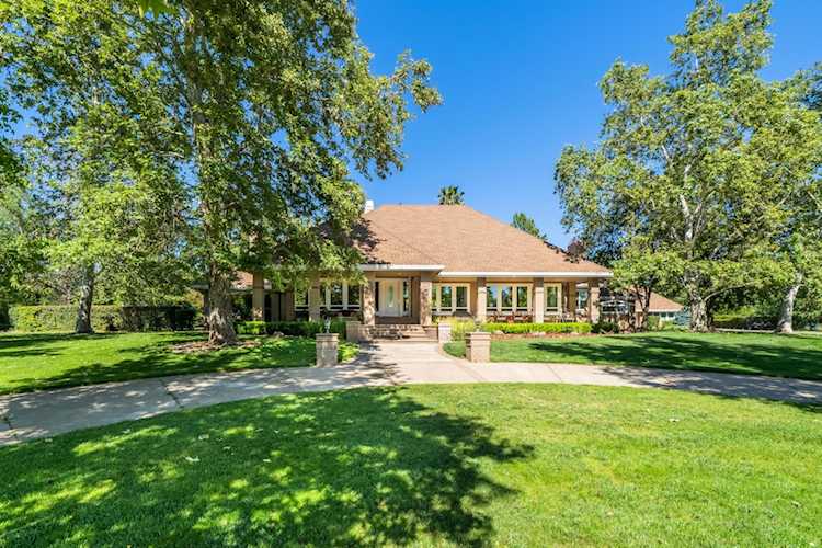 7495 Waterside Way Redding, CA 96002