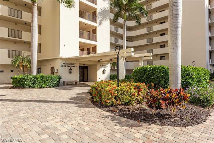15 Bluebill Ave #1006 Naples, FL 34108