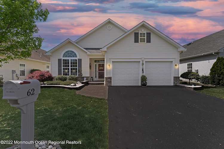 62 Eagle Ridge Circle Lakewood, NJ 08701 | MLS 22213721 Photo 1