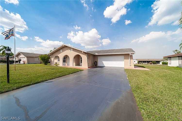 203 Gateside St Lehigh Acres, FL 33936 | MLS 222016241 Photo 1