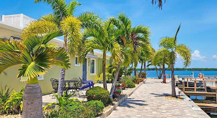 104 Twin Shores Blvd #104 Longboat Key, FL 34228