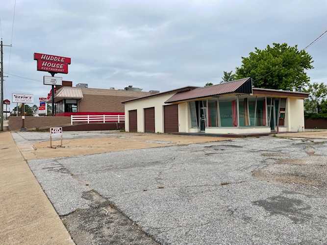 3070 S 1st St Milan, TN 38358
