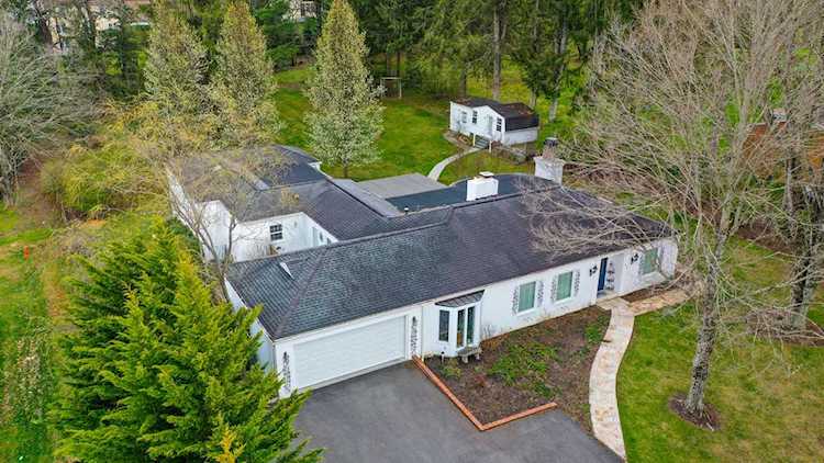 372 Dwyer Ln Lewisburg, WV 24901
