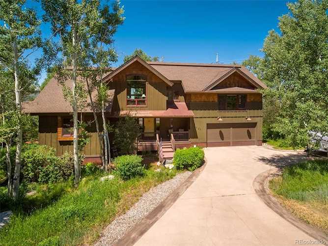 225 Huckleberry Ln Steamboat Springs, CO 80487
