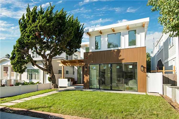 621 36th St Manhattan Beach, CA 90266