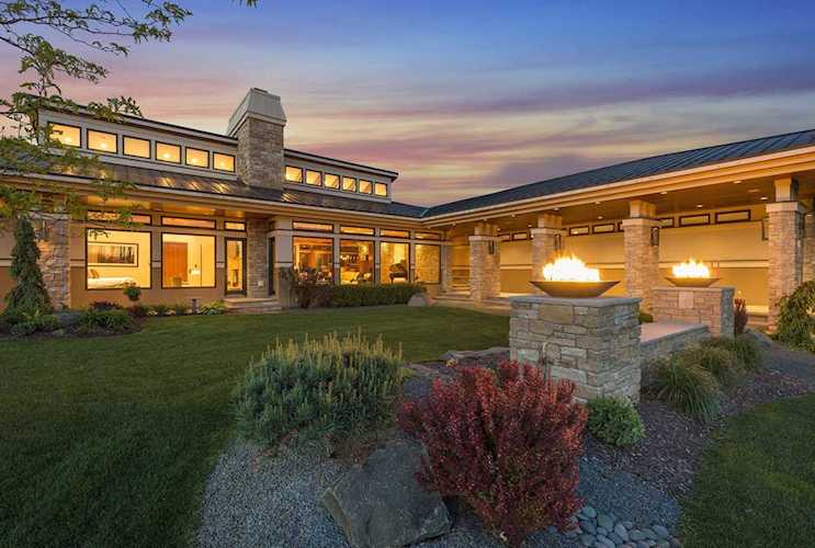 9601 Whistling Valley Road Lake Elmo, MN 55042
