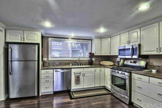 21131 Freeport Ln Huntington Beach, CA 92646 | MLS IG14251973 Photo 1