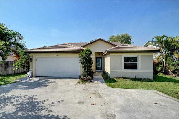 1400 SW 18th St Boca Raton, FL 33486
