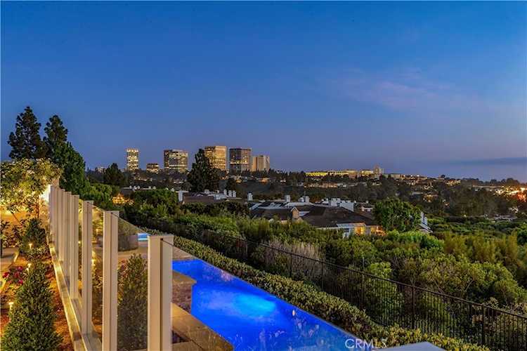17 Crooked Stick Dr Newport Beach, CA 92660