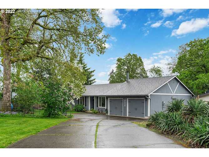 18555 Columbia Ave Gladstone, OR 97027 | MLS 22339150 Photo 1