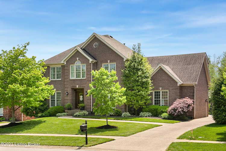 1116 Lake Bluff Cir Louisville, KY 40245