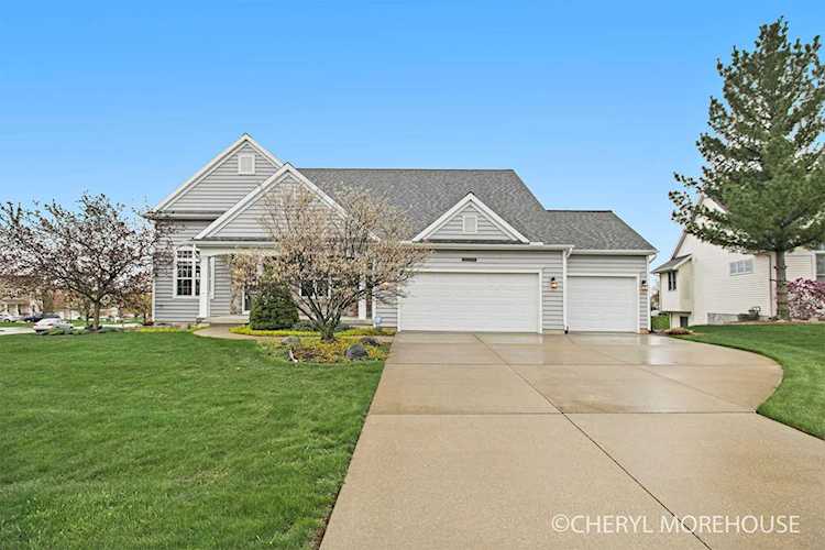 2440 Peerpoint Dr Caledonia, MI 49316 | MLS 22017586 Photo 1