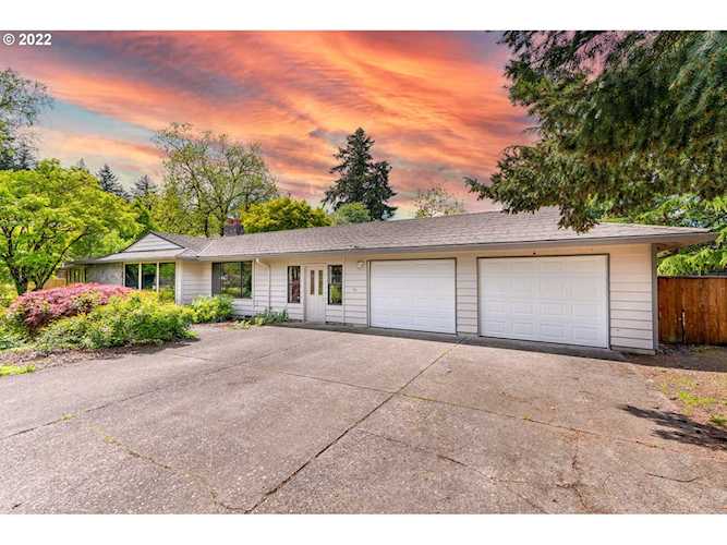 2075 SW Mayfield Ave Portland, OR 97225
