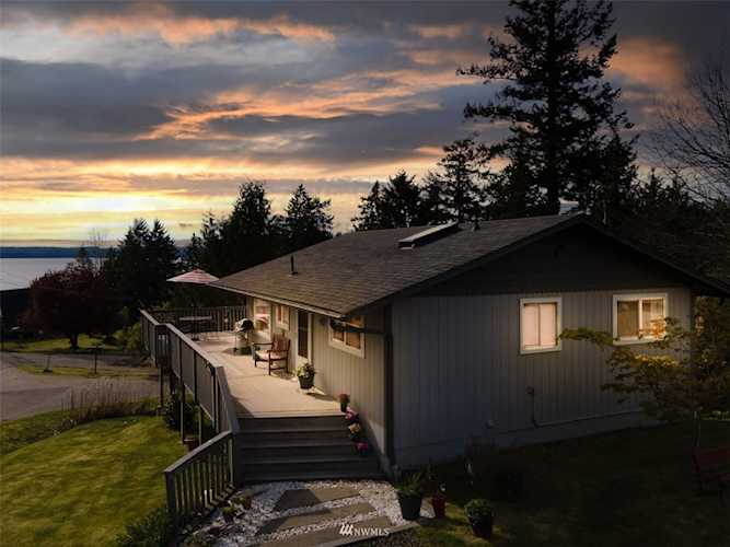 8121 177th Avenue Ct Longbranch, WA 98351