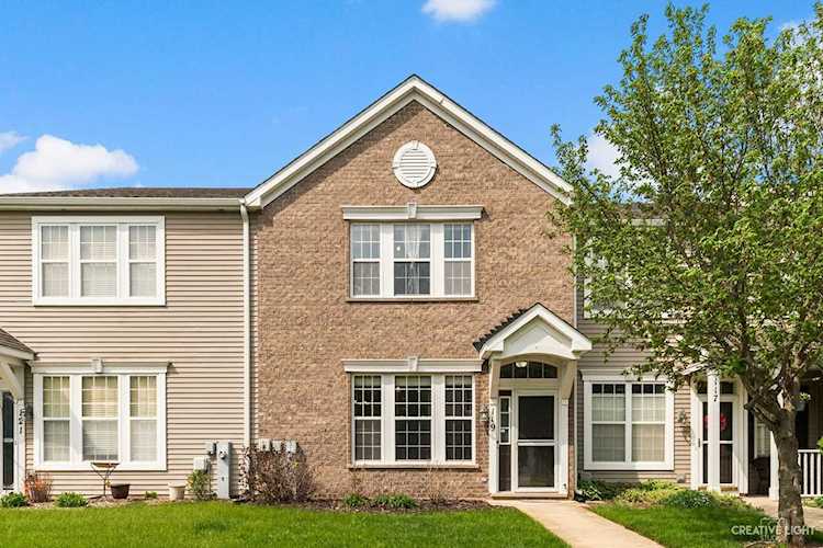 119 Springbrook Trl S #119 Oswego, IL 60543