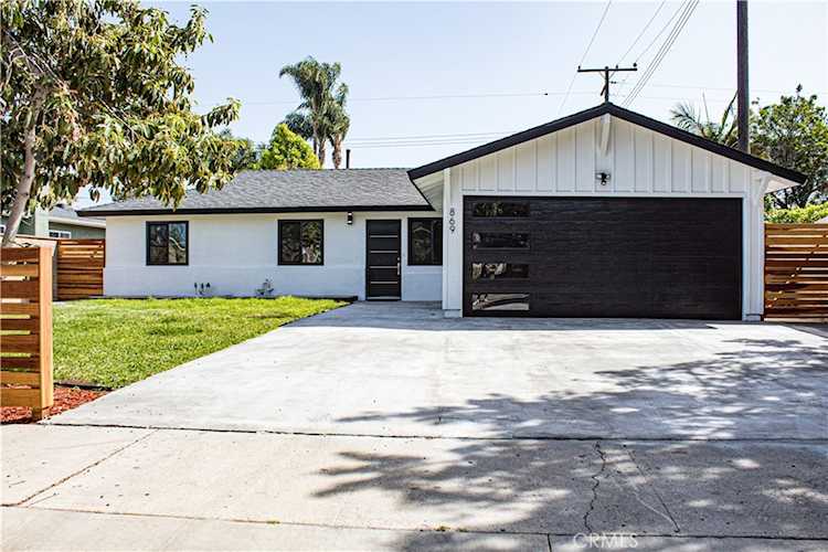 869 W Wilson St Costa Mesa, CA 92627