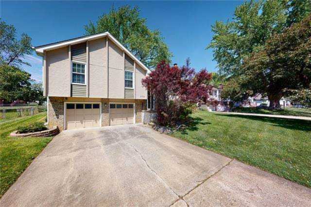 5738 Westgate St Shawnee, KS 66216