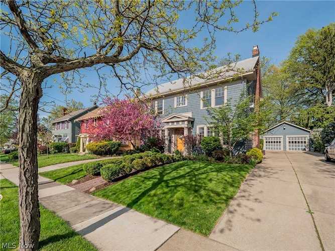 1469 Elbur Ave Lakewood, OH 44107