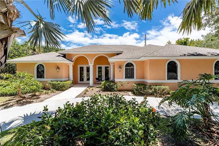 4676 S Pebble Bay Indian River Shores, FL 32963