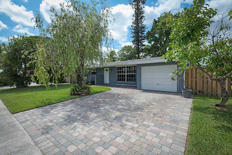 8650 NW 28th Place Sunrise, FL 33322