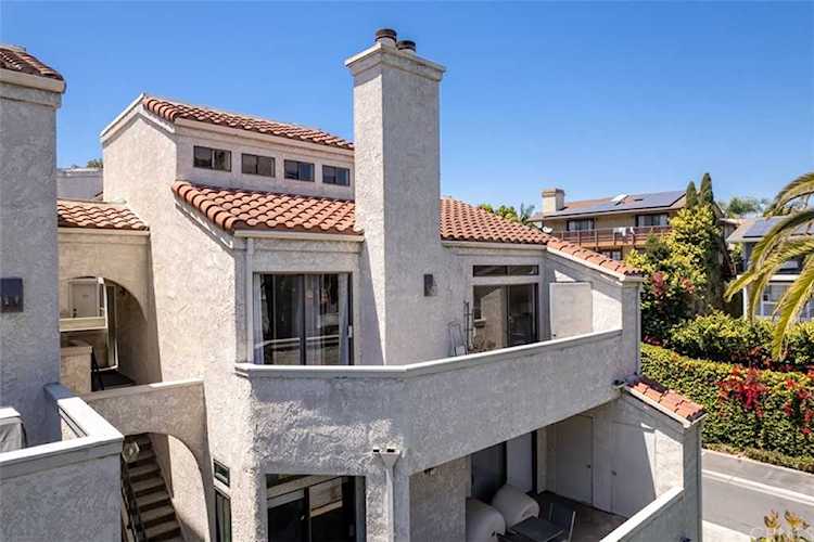 17151 Corbina Ln #212 Huntington Beach, CA 92649