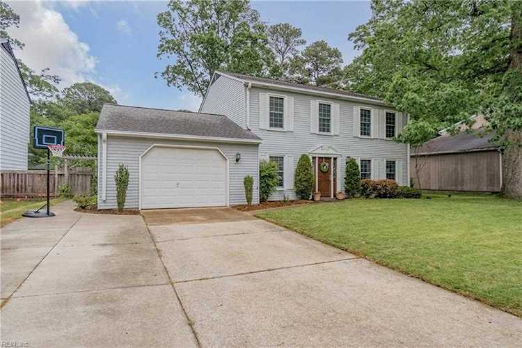 72 Apollo Dr Hampton, VA 23669