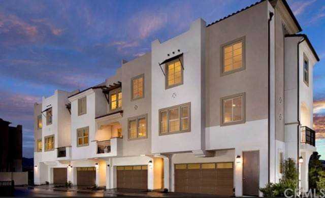 329 Brookside Way Santee, CA 92071
