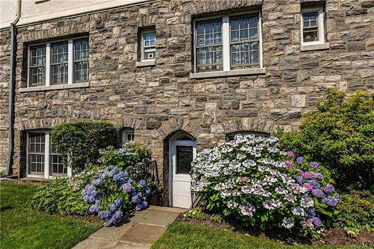 1 Eastbourne #1G Bronxville, NY 10708