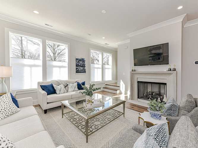 2448 Runnymede Ln Charlotte, NC 28209
