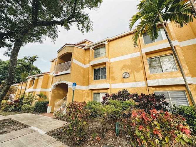 2607 NW 33rd St #2108 Oakland Park, FL 33309