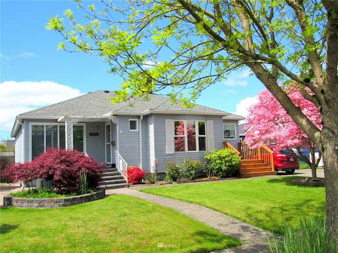 557 23rd Ave Longview, WA 98632