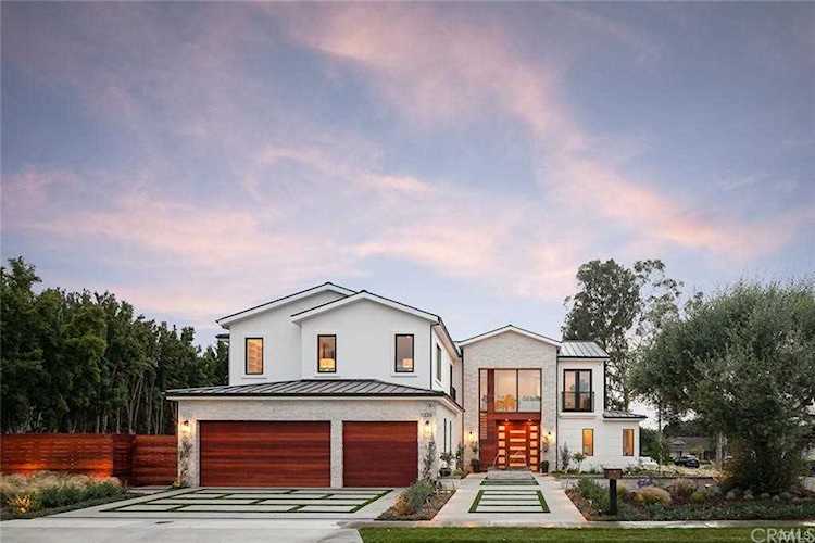 1335 Santiago Dr Newport Beach, CA 92660