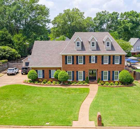 1993 Brandon Hall Dr Germantown, TN 38139