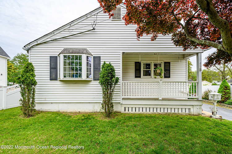 128 Lewis St Eatontown, NJ 07724