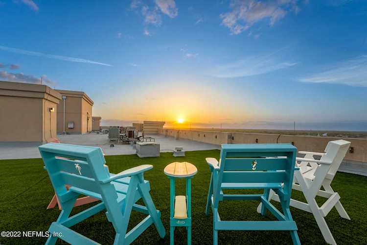 320 1st St Jacksonville Beach, FL 32250