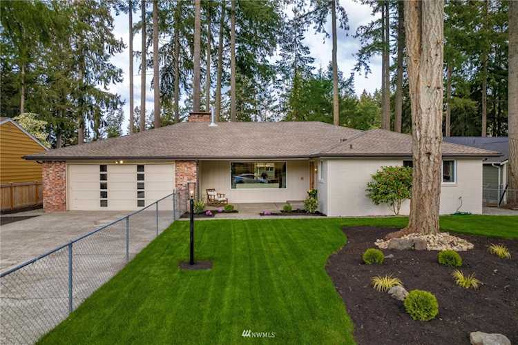 4601 72nd Ave W University Place, WA 98466