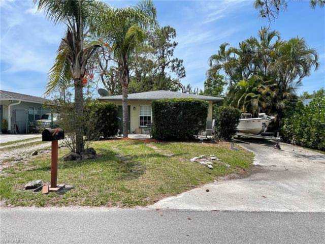 273 Porter St Naples, FL 34113
