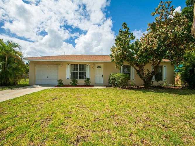 645 SW 20th Place Vero Beach, FL 32962