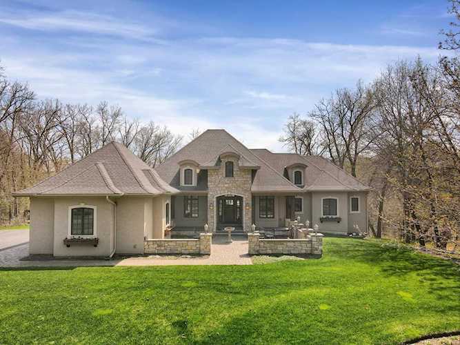 9601 Livery Lane Lakeville, MN 55044