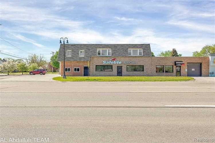 26015 W Warren St Dearborn Heights, MI 48127
